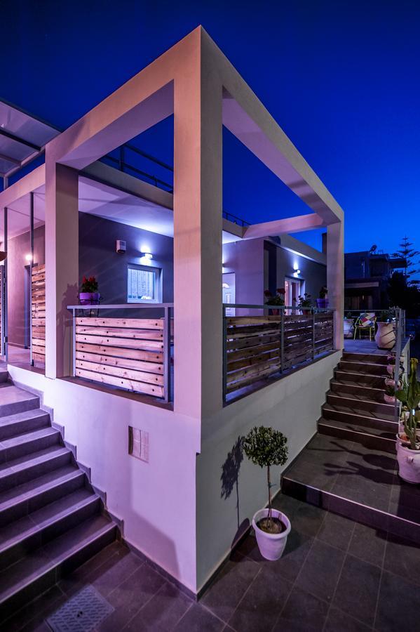 Skandalakis Homes & *